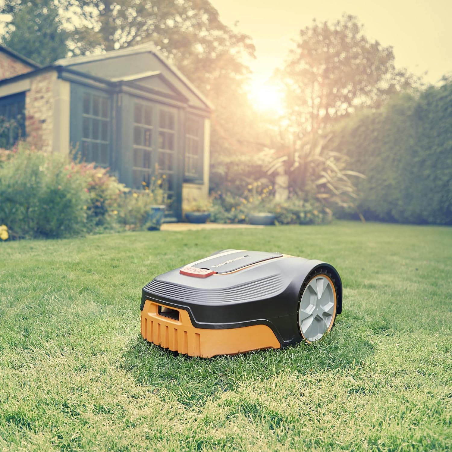 L10 Robot Lawnmower with Charging Station & Boundary Wire, 400M2