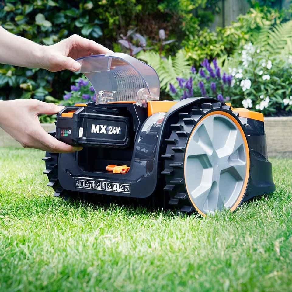 Ocumow 16 Vision Robot Lawnmower with Battery & Charger, 150M2