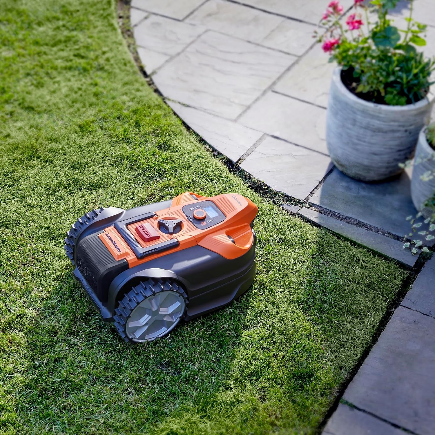 Ocumow 18 Vision Robot Lawnmower & Charging Station, 800M2