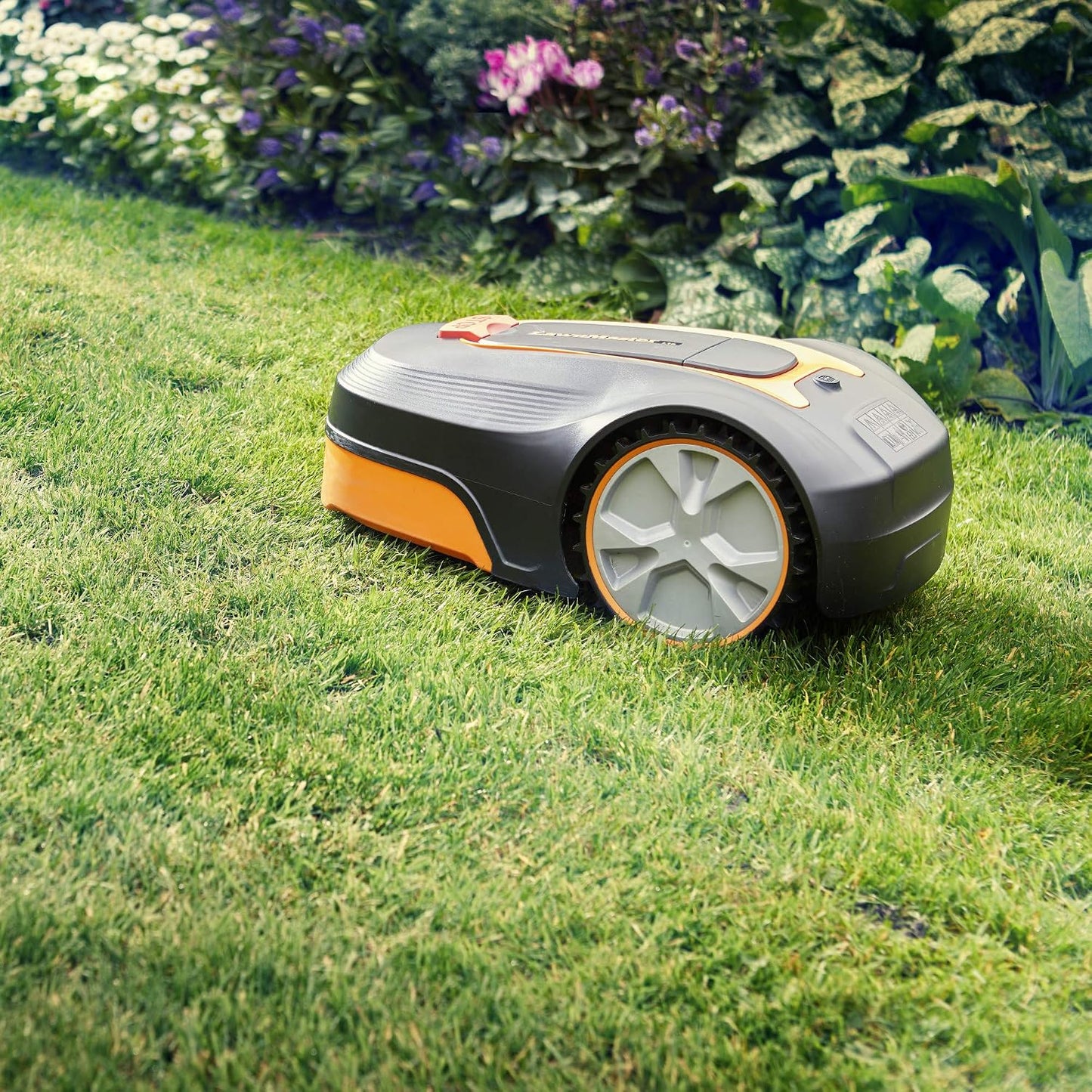 L10 Robot Lawnmower with Charging Station & Boundary Wire, 400M2