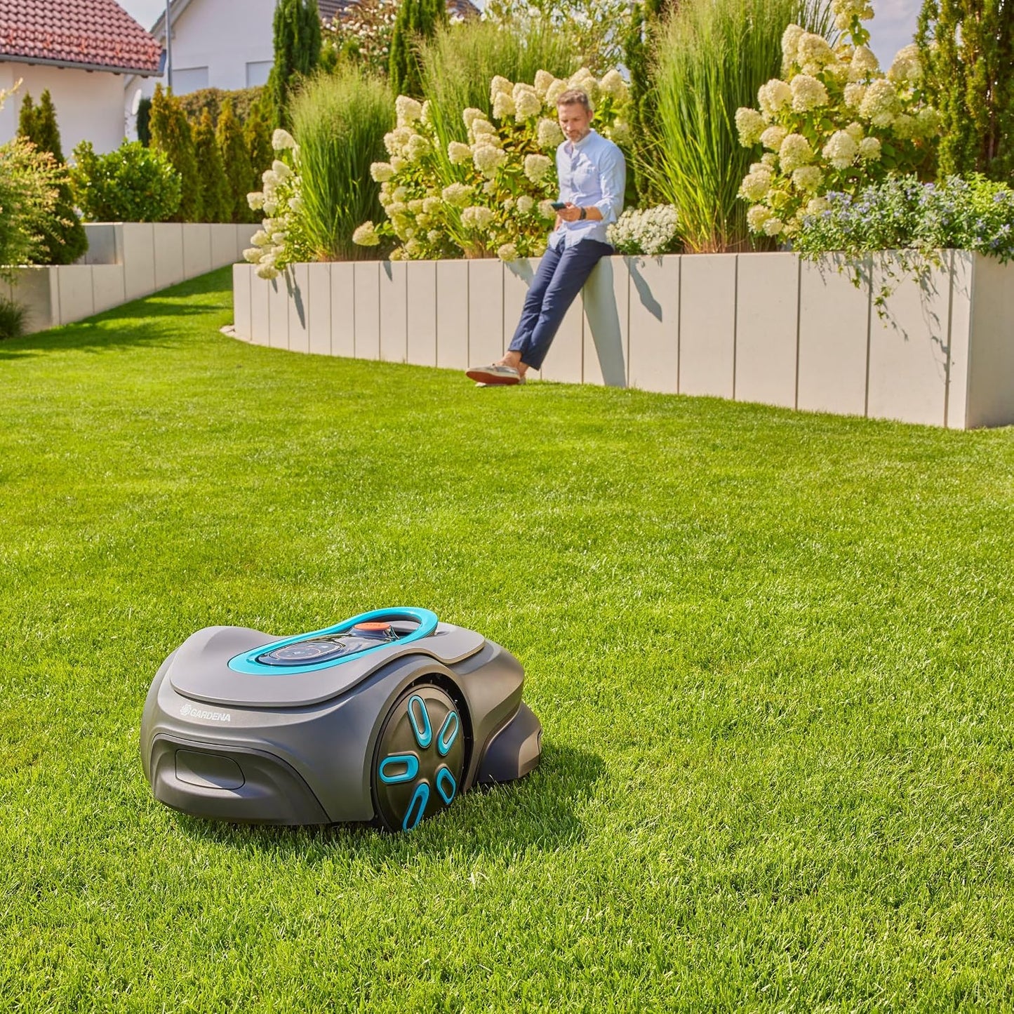 Smart SILENO Max 1500 M² Robotic Lawnmower, for Lawns up to 1500 M², LONA Intelligence, Trim-To-Edge, Duoconnect, Quiet Operation, Intelligent Mower with App Control, UK Plug (19903-28)